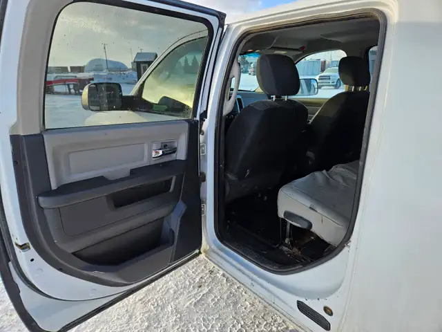 2012 Dodge Ram 3500 - Photo 15