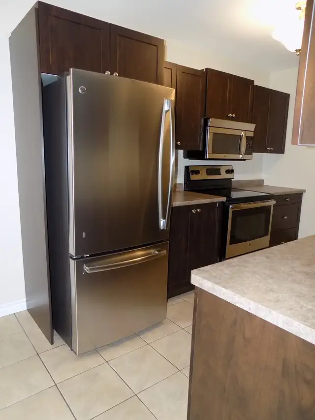 2 bedroom apartment in new sudbury - Photo 2