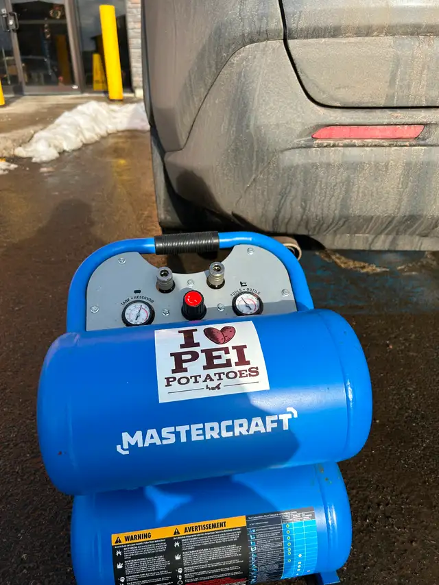 Portable air compressor - Photo 3