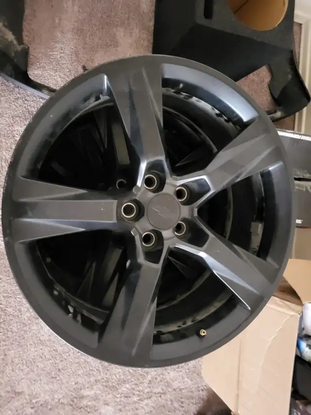 2016-2019 stock Chevy Camaro rims - Photo 2