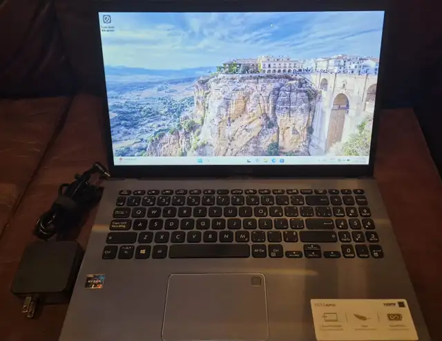 ASUS 15.6' LAPTOP – RYZEN 3 – 12GB RAM – 256GB SSD – WINDOWS 11