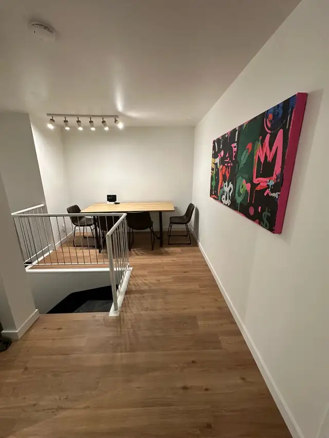 Downtown 3 Bedrooms with 5 Beds - Photo 8