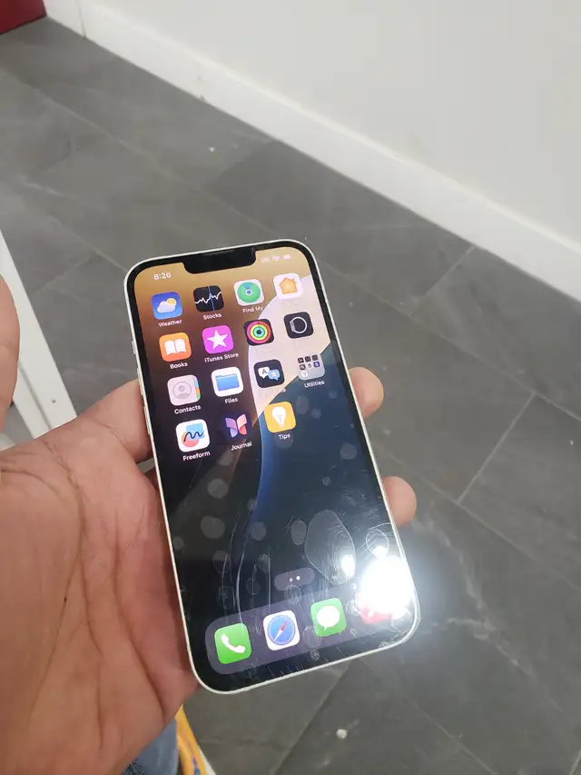 Unlocked iPhone 13 128gb with year warranty $449 - Photo 4