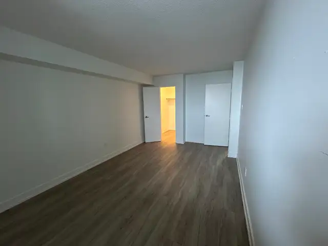 2 Bedroom Apartment - $2395   First Month Free - North York - Photo 6