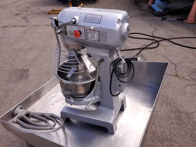 INDUSTRIAL MIXER/WOODEN STAND 120 VOLTS GOOD USED