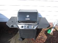 Master Forge 4 burner BBQ / Grill- Burners work good.
