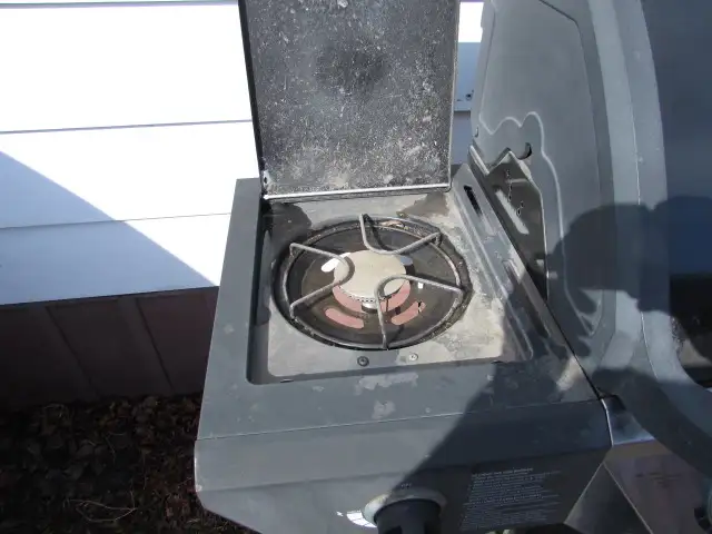 Master Forge 4 burner BBQ / Grill- Burners work good. - Photo 6