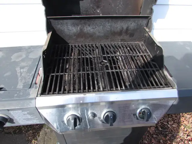 Master Forge 4 burner BBQ / Grill- Burners work good. - Photo 7