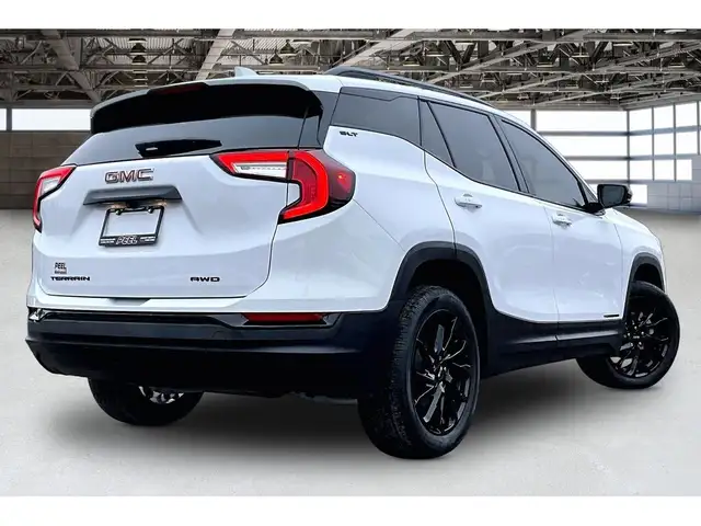 2023 GMC Terrain SLT Elevation | Heated Leather | Panoroof | AWD - Photo 2