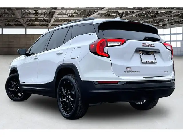 2023 GMC Terrain SLT Elevation | Heated Leather | Panoroof | AWD - Photo 12