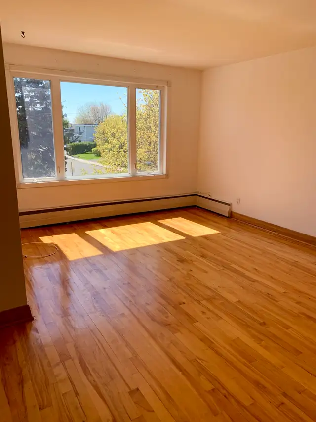 Brossard rental–5½ Apartment - 3 Bedrooms – Bright & Clean - Photo 2