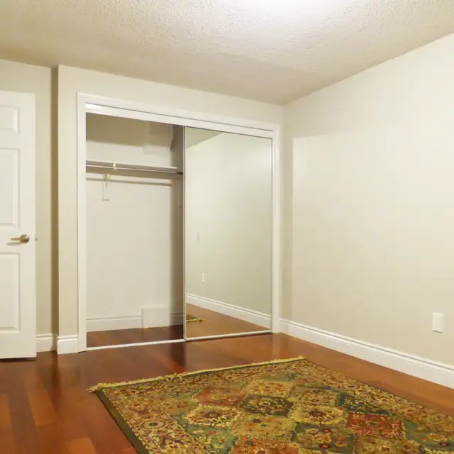 Spacious west-end ground-level registered unit. - Photo 9