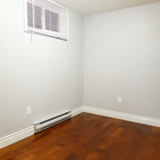 Spacious west-end ground-level registered unit. - Photo 15