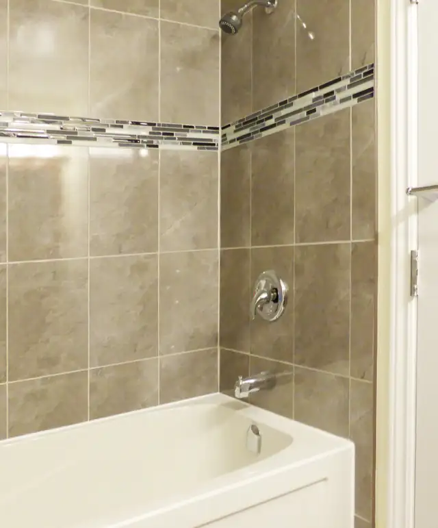 Spacious west-end ground-level registered unit. - Photo 16