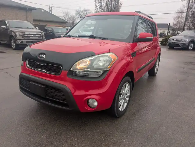 2013 Kia Soul 2U Auto 95K KM ! / Clean Carfax / Certified