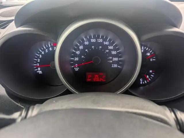 2013 Kia Soul 2U Auto 95K KM ! / Clean Carfax / Certified - Photo 11