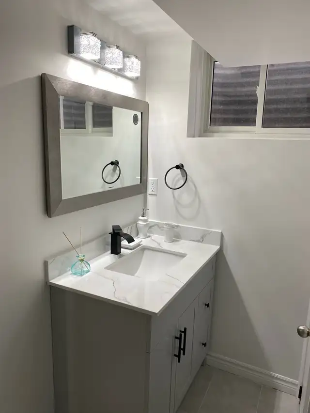 HIGH END STUDENT RENTAL NEWR GEORGIAN COLLEGE - Photo 4