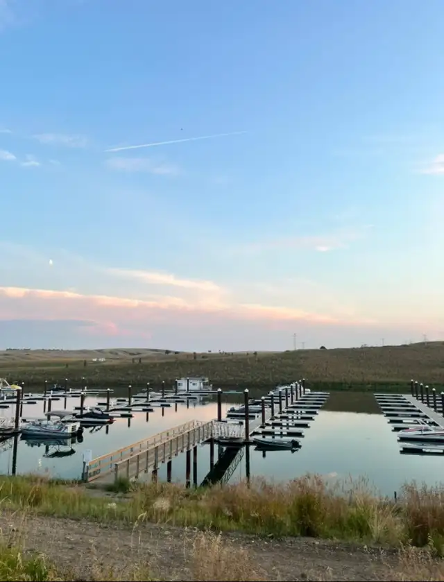 Sheltered inland marina with 200 slips - Photo 3