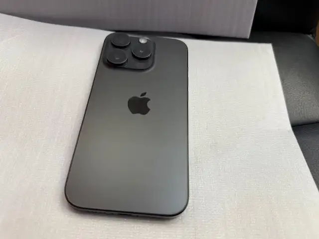 iPhone 15 Pro Max 256 GB unlock Natural Titanium on Sale - Photo 2