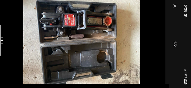 Hydraulic Trolley Car Jack - Photo 2
