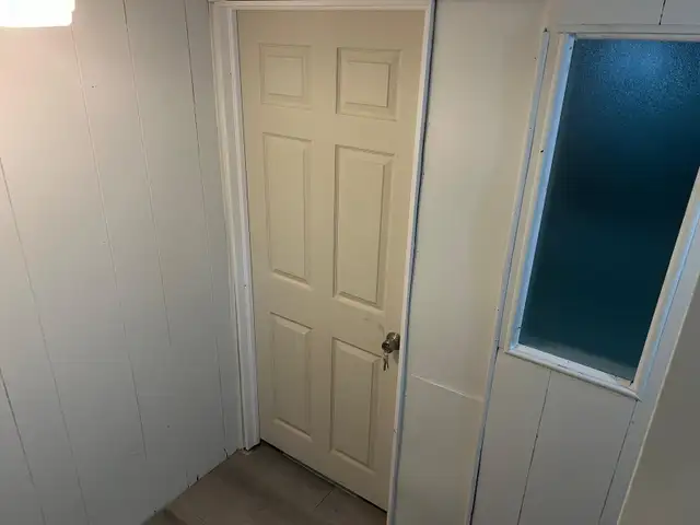 Studio Basement Apartment in Applewood Heights - Mississauga - Photo 4