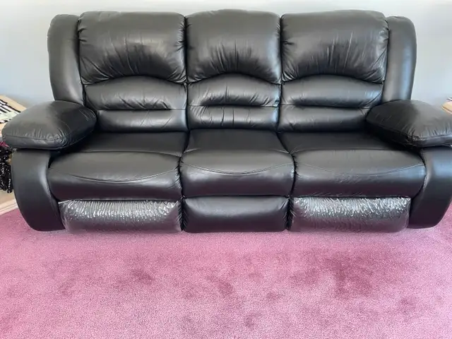 Sofa with dual recliners - Photo 2