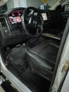 2014 Dodge Ram 1500 Crew Cab 4x4 - Photo 5
