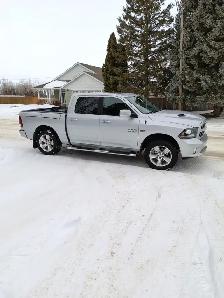 2014 Dodge Ram 1500 Crew Cab 4x4 - Photo 6