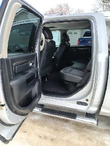 2014 Dodge Ram 1500 Crew Cab 4x4 - Photo 9