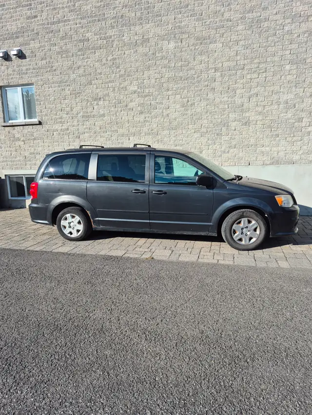 Dodge Grand Caravan 2012 en bonne condition - Photo 2