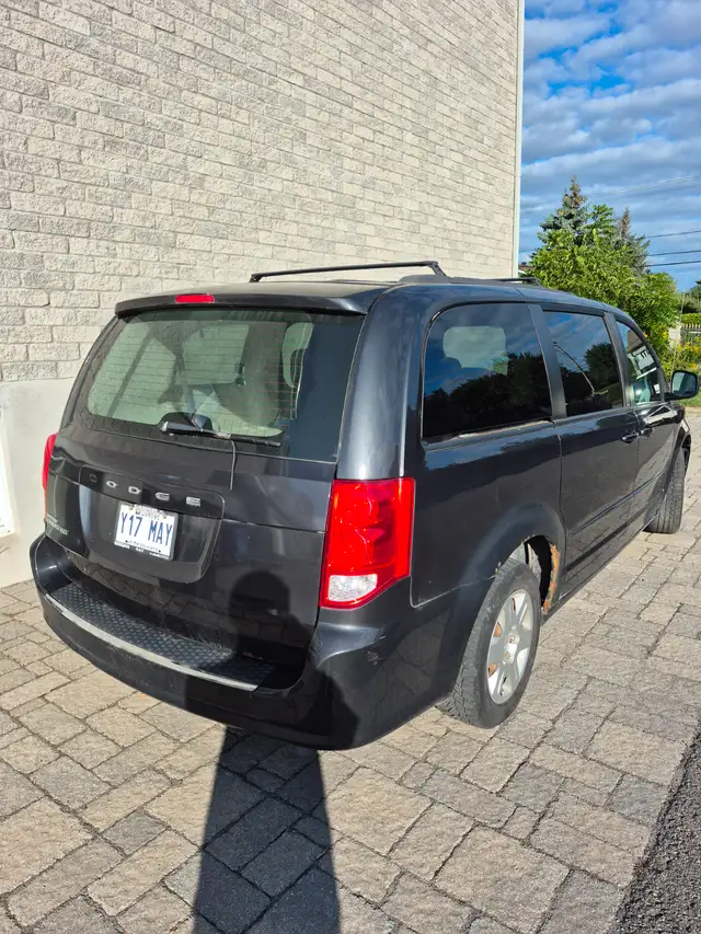 Dodge Grand Caravan 2012 en bonne condition - Photo 3