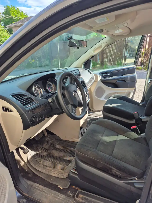 Dodge Grand Caravan 2012 en bonne condition - Photo 6
