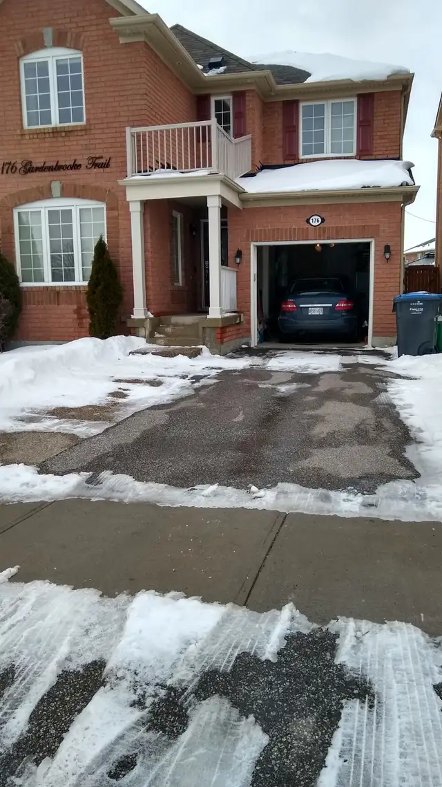 BASEMENT ONE BEDROOM APARTMENT IN BRAMPTON