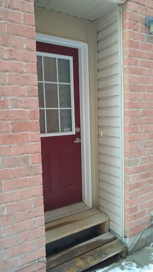 BASEMENT ONE BEDROOM APARTMENT IN BRAMPTON - Photo 2