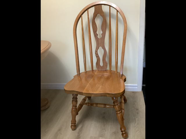 Solid Oak Table and Chairs - Photo 5