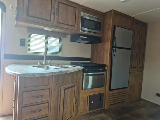 Roulotte ZINGER de Crossroad 25RB 2014 - Photo 5