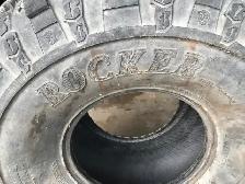 39.5x16.50x15LT Pit Bull Rockers