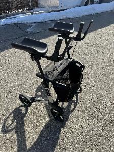 UPRIGHT WALKER ROLLATOR DELIVERY INCLUDED