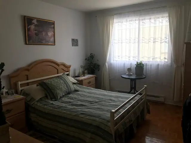 4.5 in Brossard, with new appliences - Photo 2