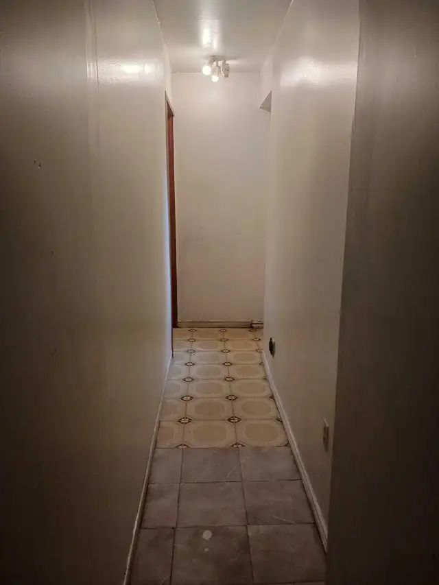 2 Bedroom, 1 Bathroom Basement Apartment with Private Entrance