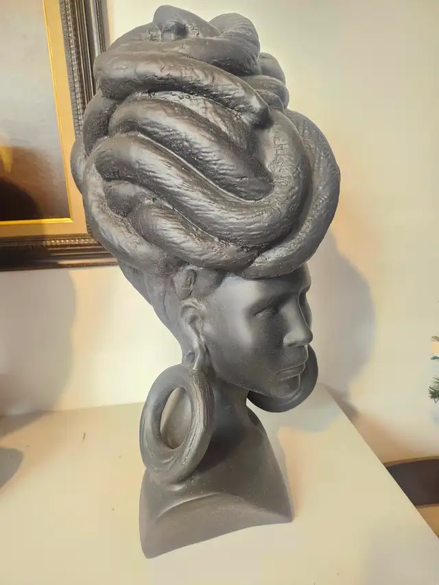 Muthoni wa Kirima Weaver Bird Black Fiber Clay Bust (Best Seller - Photo 3