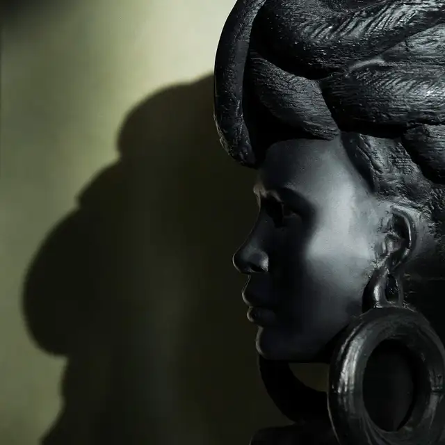 Muthoni wa Kirima Weaver Bird Black Fiber Clay Bust (Best Seller - Photo 10