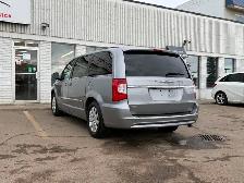2014 Chrysler Town & Country| Power Sliding Door | Clean Car | - Photo 8