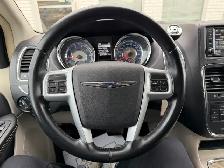 2014 Chrysler Town & Country| Power Sliding Door | Clean Car | - Photo 14