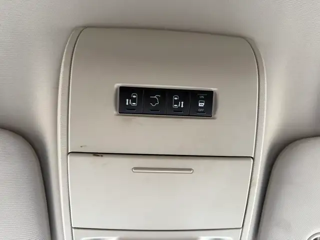 2014 Chrysler Town & Country| Power Sliding Door | Clean Car | - Photo 16