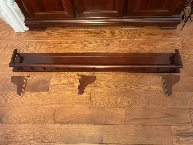 BEAUTIFUL BOMBAY HEIRLOOM SOLID WOOD GALLERY PLATE RAIL SHELF