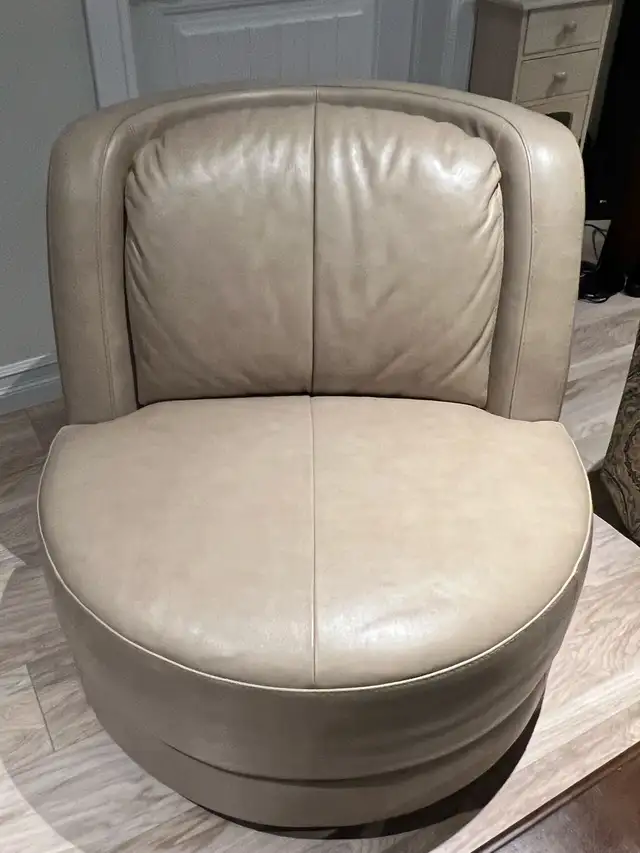 Leather Chair - Photo 2