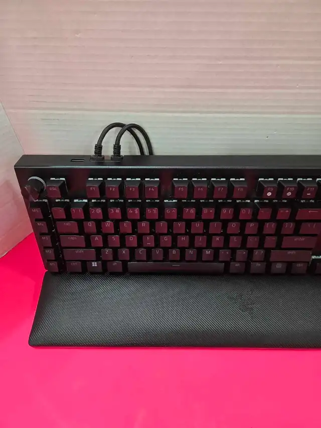 RAZER Blackwidow V4 Pro Keyboard - Photo 2