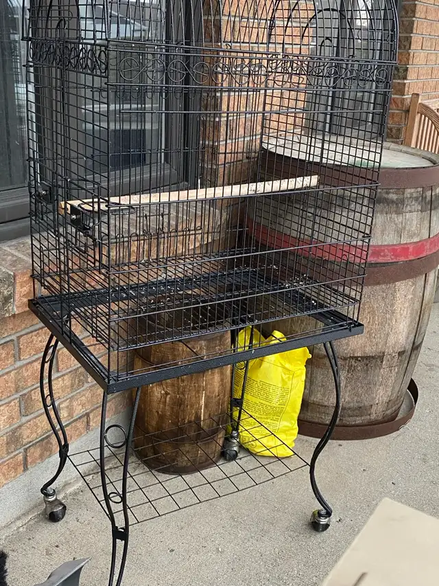 cage oiseaux avec étagère / Bird cage & Stand