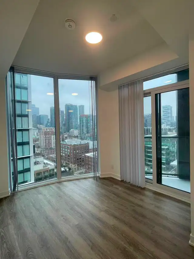 New condo 2 bedroom 2bathroom near Union Station rent by owner - Photo 3